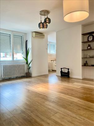 Novi Beograd, blok 29 dvoiposoban 62+7.5 terasa