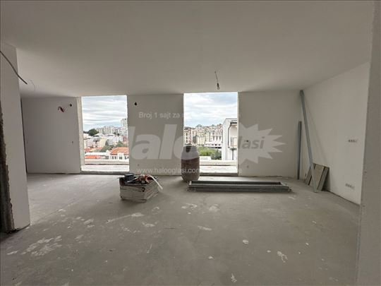 Penthouse 119m2  + oko 100m2 krovne terase