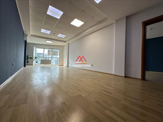 Poslovni prostor - 84m2 - Bulevar Oslobođenja