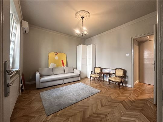 Prodaja,1.0 Renoviranog Stana Na Toplicinom Vencu