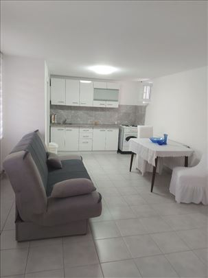 Stan kod Klinickog centra, 30m2, novoopremljen