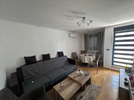 3.0 stan sa terasom 30m2 (Novi blok Ledine)