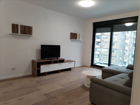 Blok 63, V park, novogradnja, garaža, ID 21523