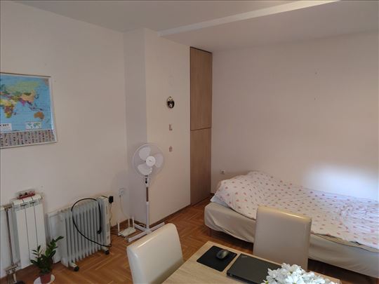 Garsonjera 31m2,Vračar blizu Hrama