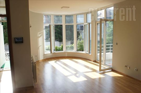 ID#10790, Izdavanje, Kuća, Dedinje, 250 m2 + 2,5 a