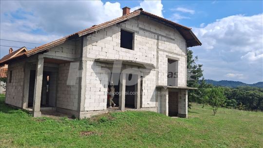Kuća uknjižena TOP lokacija-siva gradnja