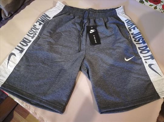 Nove muske pamucne markirane bermude Nike 2XL 3XL