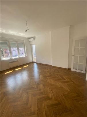 Prodajemo renoviran 3.0 stan, Južni bulevar, 78m2