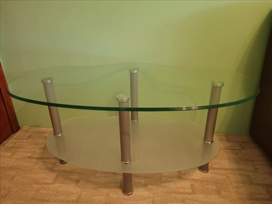 Stakleni sto (kaljeno staklo)