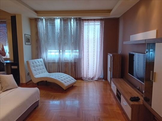 Arena - Blok 22 - Antifašističke borbe - 65m2