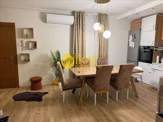 Blok 9a, Novi Beograd 80m2 renoviran stan