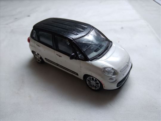 Mondo motors Fiat 500L, 1:43, fali staklo p.fara