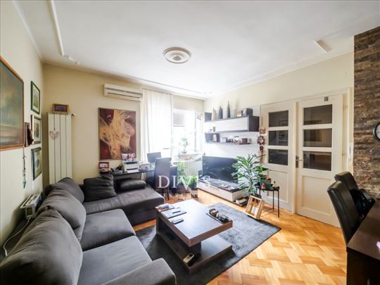 Prodajemo renoviran 4.0 stan, 78m2, Kralja Petra 