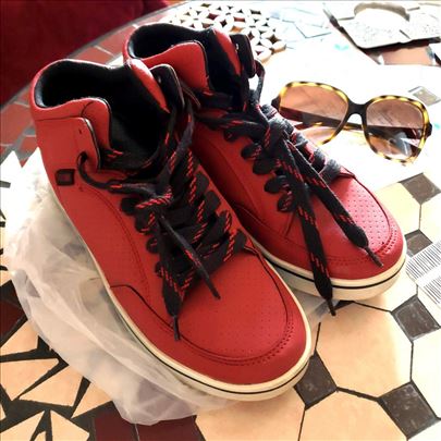 Snizeno. LC Waikiki patike br 38 nove