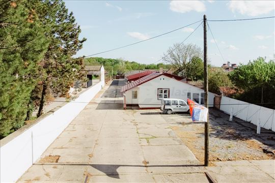Sombor: višenamenski poslovni prostor 2500 m²