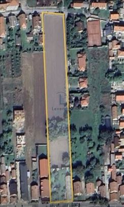 Surčin, plac i kuća, 74 ara