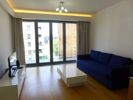 West 65, jedna spavaća soba, garaža