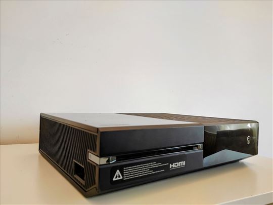 XBOX One 500 GB / igrice