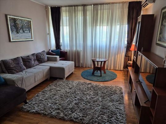 Blok 21, odličan, lep ID#18587