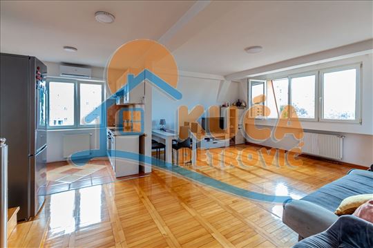 Dupleks u blizini Pravnog fakulteta, 117 m2