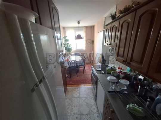 Izdaje se dvosoban stan kod Gradske Bolnice, 54m2