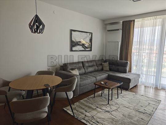 Izdaje se nov, neuseljavan stan u novom kompleksu 