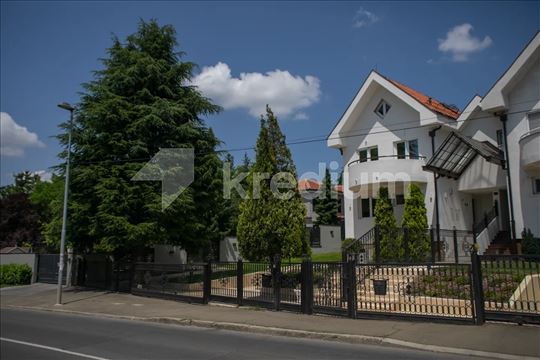 Lux kuca Diplomatsko naselje Kosutnjak