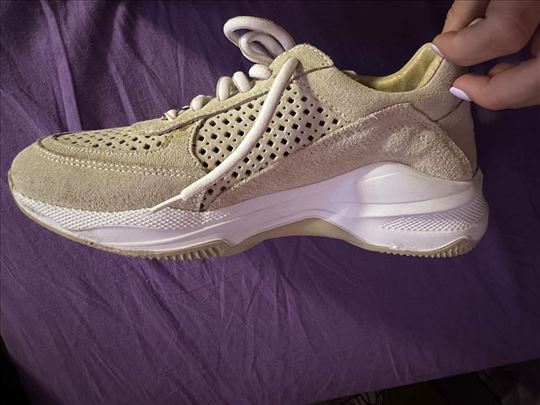 Nove patike Polo 39 broj