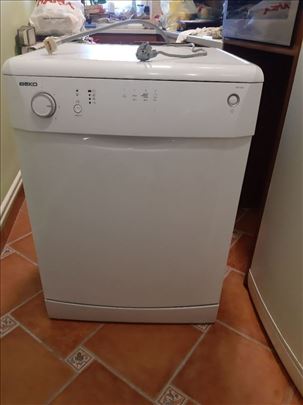 Polovna mašina za pranje sudova Beko DFN1403