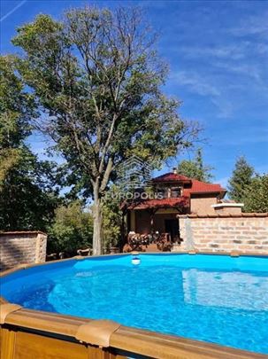 Lux, renovirana kuća, 1.5 km od Paunovog Brega ID#