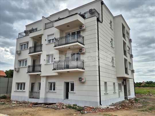  Surčin centar lux / nov / 50m2 / 2 spavaće sobe