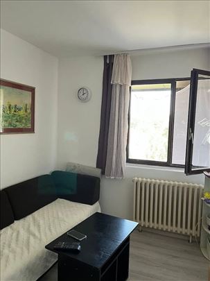 Železnik, Garsonjera
