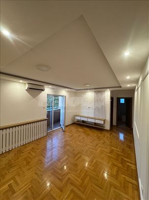 Zemun  Lux  VLASNIK  Železnička bez posrednika    