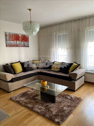 2.0 lux stan Zemunske kapije, 55m2
