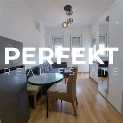 Centar, nov, namešten 20m2, terasa