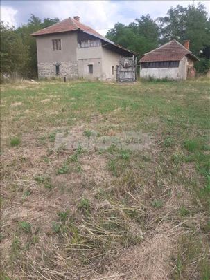 Kuća pod Kosmajem kod crkve - Nemenikuće