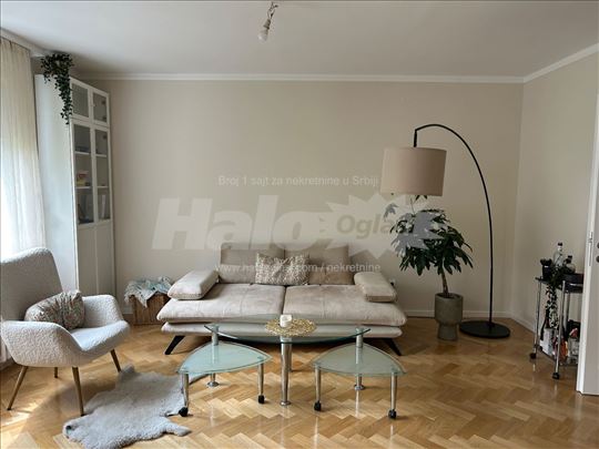 Prelepi stan na Banovom brdu 45m2