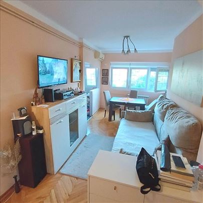 Uknjižen 2.0 stan  44m2, dupleks, Banovo brdo