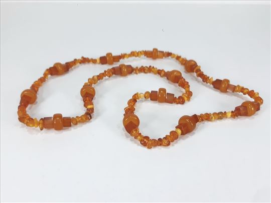 Vintage orlica od cilibara