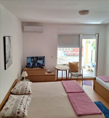 Crna Gora, Petrovac, 3-krevetni apartman