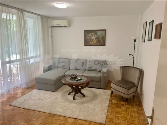 Izdajem dvosoban stan 55 m2, blok 34.