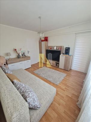 Kompletno renoviran i namešten dvoiposoban stan na