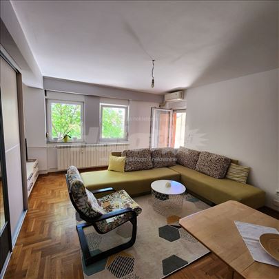 Lep stan 30m2, Vojislava Ilica