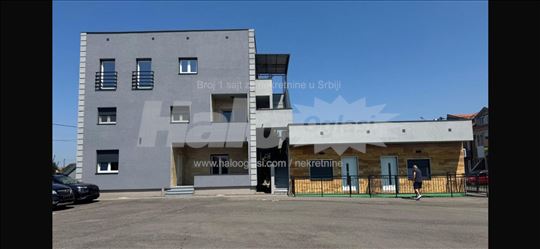 Plac sa dvije lux zgrade  sa 4 i 2 stana Ovča