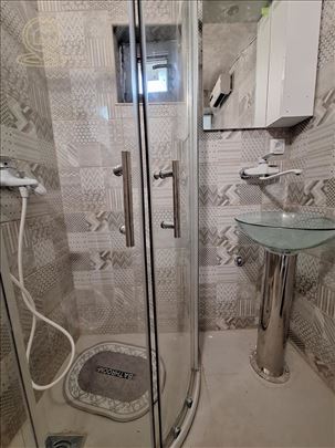 Povoljan stan na Varačaru, idealan za investiciju