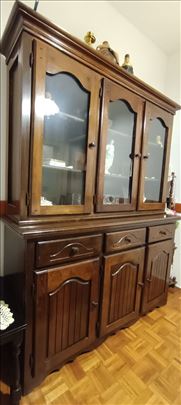 Vintage vitrina u savršenom stanju 