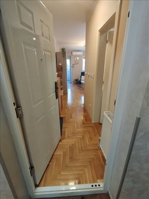 0,5,Zvezdara,M.Oreškovića,26m2,I/III,namešten,eg