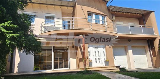 Kuća u Zemunu poslovno - stambeni prostor
