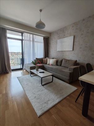 Lux. Ultimate comfort in the Heart of Bw. Garage