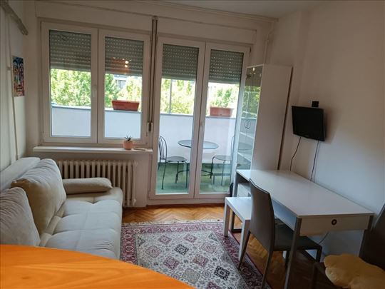 Mali Taš,32m2,jednoiposoban,V/5,Cg,terasa